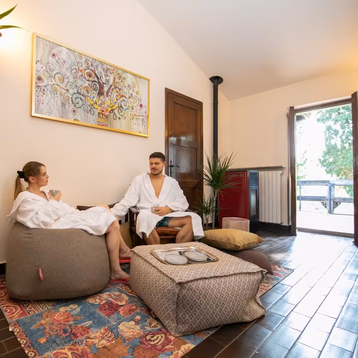 Intimità e privacy all'interno dello chalet privato associato all'esperienza Sunrise