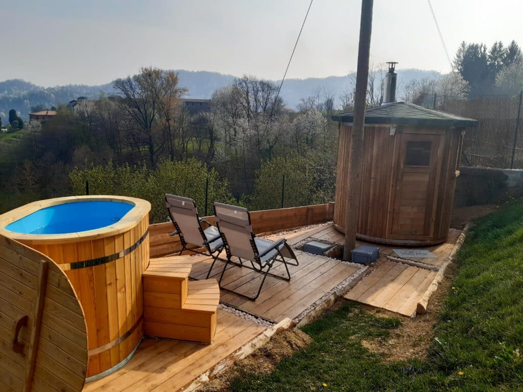 Tinozza per il contrasto dopo la sauna con acqua raffreddata  a 10 / 20 gradi in base al proprio grado di allenamento